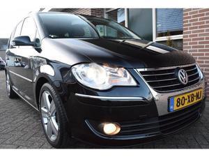 Volkswagen Touran 1.4 TSI 103kw 140pk H6 HIGHLINE BUSINESS 7Pers. Ecc Trekhaak Navigatie