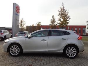 Volvo V40 1.6 D2 Momentum, volle auto, trekhaak, pdc, navi