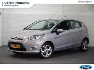 Ford Fiesta 1.25 60PK TITANIUM 5drs *Lm-velgen  Airconditioning  Elek. ramen v.  CPV Afb.  Winter & zomerbanden*