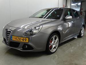 Alfa Romeo Giulietta 1.4 T DISTINCTIVE Automaat  Leer  Panodak  Navi  PDC