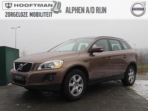 Volvo XC60 2.4D AUT 6  MOMENTUM LEDER PARK ASSIST V A 17INCH