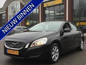 Volvo S60 1.6 T4 KINETIC 180pk Navigatie