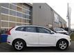 Volvo XC60 D3 R-Design 18 Inch Leder Navi Trekhaak 5 cilinder Dealer onderhouden.