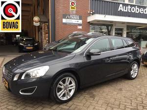 Volvo V60 1.6 T3 MOMENTUM 150PK NAVI-ECC-LEDER-LMV-PDC-CHROOM-CRUISE CONTROL 2e Pinksterdag Geopend!!