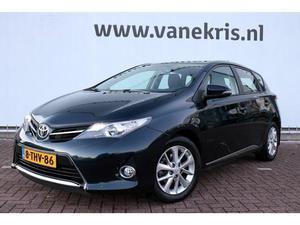 Toyota Auris 1.3 NOW Parkeersensoren, Parrot, Chroomset