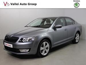 Skoda Octavia 1.6 TDI 105Pk DSG Elegance |Navigatie|Parkeersensoren achter|Trekhaak|Climate Control|17`` Lichtmeta