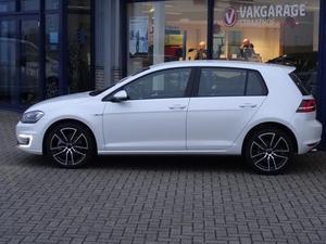 Volkswagen Golf 1.4 TSI GTE, 7% Bijtelling   Navigatie   18` Sportvelgen   Bluetooth