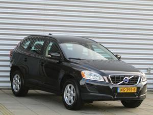 Volvo XC60 2.0 D3 Kinetic ECC NAVI PDC 19``