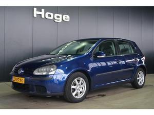 Volkswagen Golf 1.6 FSI TRENDLINE 5-drs Airco Cruise control Licht metaal Inruil mogelijk