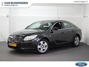 Opel Insignia 1.8i 16v 141PK EDITION *Navigatie  ECC  Cruise controle  PDC V A  Trekhaak !! 1400KG geremd trekverm