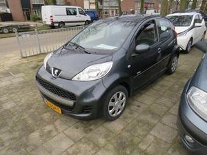 Peugeot 107 1.0-12V Black & Silver