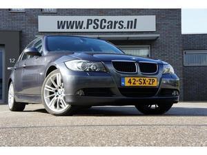 BMW 3-serie 320I GRAPHITE Leder Sportstoelen Navi Zwarte Hemel 18` M-Sport Velgen Trekhaak Elek.Wegklapbaar extr