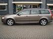 Volvo V70 2.5T Momentum - 7 Persoons - Automaat