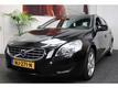 Volvo V60 2.4 D5 Momentum 215 PK NAVI STOF LEDER AUTOMAAT AFN. TREKHAAK CRUISE CONTROL NIEUW STAAT !!