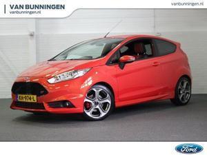 Ford Fiesta 1.6 Ecoboost 182PK ST2 *Navigatie  Halfleer  Keyless entry  ECC  Cruise Controle  17inch lm-velgen*