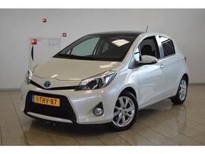 Toyota Yaris 1.5 HYBRID DYNAMIC panoramdak navi