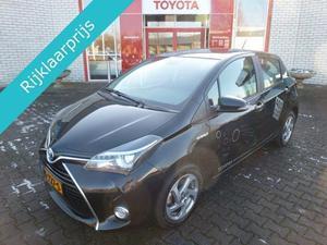 Toyota Yaris 1.5 HYBRID NOW Navi, zuinig & 14% bijtelling