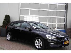 Volvo V60 2.0 D3 MOMENTUM Navi Xenon PDC V&A 150 PK