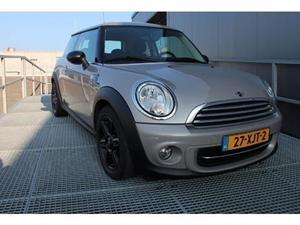 Mini Cooper 1.6 BAKER STREET