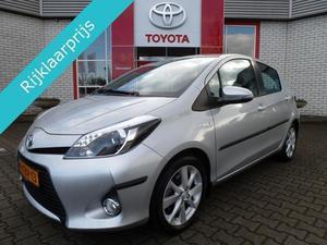 Toyota Yaris 1.5 FULL HYBRID DYNAMIC