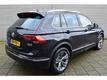 Volkswagen Tiguan 2.0 TDI 150 pk DSG Automaat 4MOTION HIGHLINE Navigatie Panoramadak Xenon PDC 19 inch LM velgen