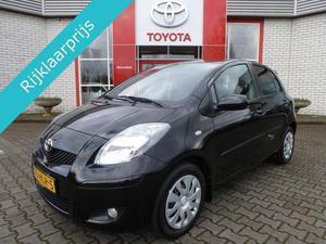 Toyota Yaris 1.3 VVTI DYNAMIC