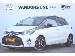 Toyota Yaris 1.5 Hybrid Dynamic Bi-Tone Special | iPod