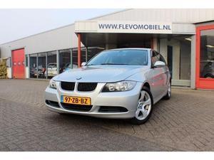 BMW 3-serie Touring 318d Executive Navi