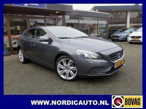 Volvo V40 1.6 T3 SUMMUM LEDER XENON NAVIGATIE TREKHAAK 18 INCH LMV