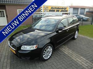 Volvo V50 2.0 -16V Kinetic Trekhaak Navi Airco Ecc 17`` Lmv enz.