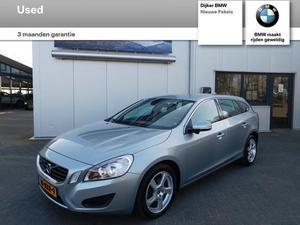 Volvo V60 2.0 D3 MOMENTUM AUTOMAAT Navi | Clima | Cruise | 5-Cilinder