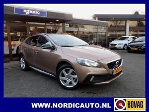 Volvo V40 1.6 D2 CROSS COUNTRY SUMMUM XENON NAVI LEDER TREKHAAK