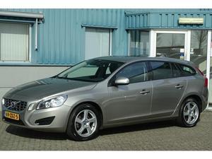 Volvo V60 1.6 T3 KINETIC