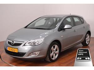 Opel Astra 1.4 Turbo Ecotec 120pk Edition   Navigatie en PDC v a