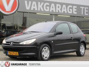 Peugeot 206 1.4 HDI X-LINE  68pk  Airco  Stuurbekr.  C.V afstand  Elek. ramen  Trekhaak.