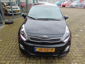 Kia Rio 1.2 DYNAMICLINE van € 16.945 voor € 16.495