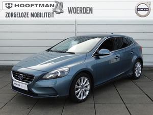 Volvo V40 D2 MOMENTUM PANO KEYLESS XENON TREKHAAK