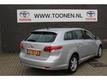 Toyota Avensis Wagon 1.8 VVTI Business Navigatie Parkeercamera Cruise control