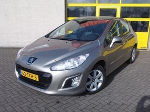 Peugeot 308 1.6 E-HDI 110PK 5drs BLUE LEASE EXECUTIVE BJ2012 Navi Groot  ECC LMV PDC LED