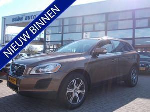 Volvo XC60 2.4 D5 AUTOMAAT AWD SUMMUM 205 PK Panoramadak Trekhaak Xenon Leer Vol Opties