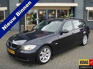 BMW 3-serie Touring 320D High Executive - Automaat - Navigatie