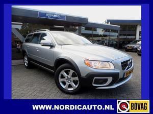 Volvo XC70 2.0 D3 FWD MOMENTUM AUTOMAAT RTI NAVIGATIE LEDER