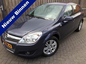 Opel Astra 5Drs 1.6 COSMO Navi, Leer, Pdc, Ecc, Zeer luxe!