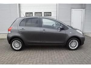 Toyota Yaris 1.3 VVTI DYNAMIC