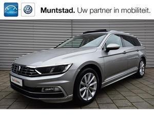 Volkswagen Passat Variant 2.0 TDI 150 pk BUSINESS EDITION R Panoramadak Navigatie Climatronic LED 17 inch LM velgen