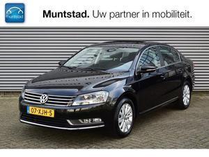 Volkswagen Passat 1.4 TSI 122 pk COMFORT EXECUTIVE LINE BLUEMOTION Navigatie PDC Schuif Kanteldak 16 inch LM velgen