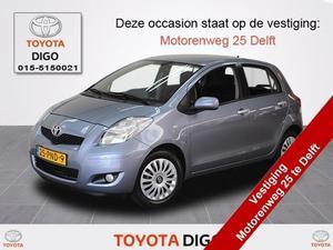 Toyota Yaris 1.3 VVTI ASPIRATION 1e EIG. AUTOM.AIRCO.BL.TOOTH. NIEUWST.