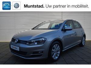 Volkswagen Golf 1.0 TSI 115 pk 5 deurs CONNECTED SERIES Navigatie PDC Climatronic 16 inch LM velgen