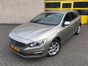 Volvo V60 2.0 D4 180PK AUTOMAAT MOMENTUM BJ2014 Navi LMV-17` ECC PDC V A LED