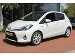 Toyota Yaris 1.5 Full Hybrid Dynamic 5-deurs | Navigatie | Pano-dak | LM-velgen